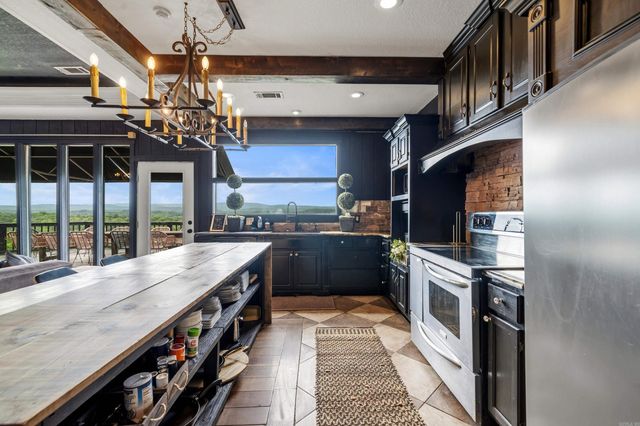 115 East Hawkview Place, Royal, AR 71968
