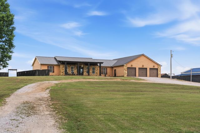 115 East Hawkview Place, Royal, AR 71968