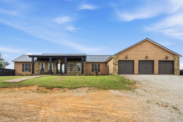 115 East Hawkview Place, Royal, AR 71968