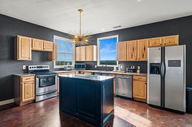 115 East Hawkview Place, Royal, AR 71968