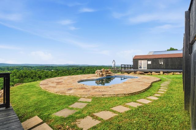 115 East Hawkview Place, Royal, AR 71968