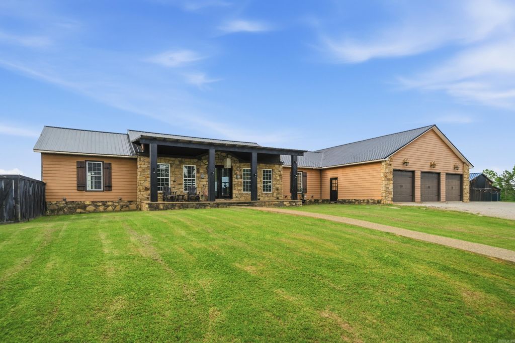 115 East Hawkview Place, Royal, AR 71968