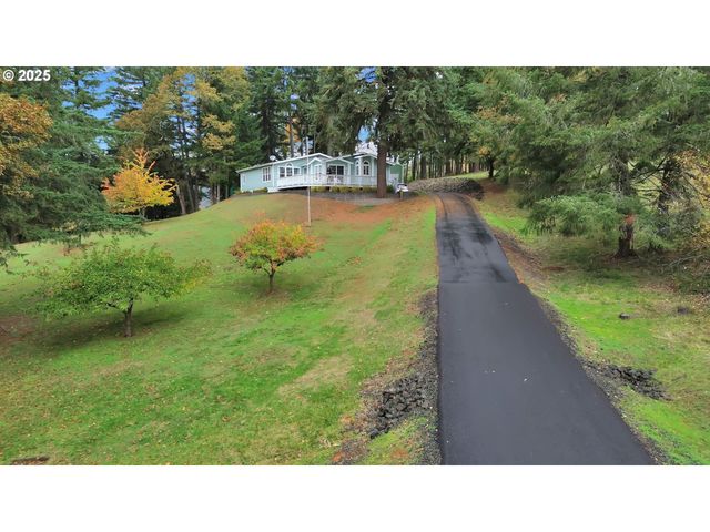 1244 CHURCHILL Dr, Oakland, OR 97462