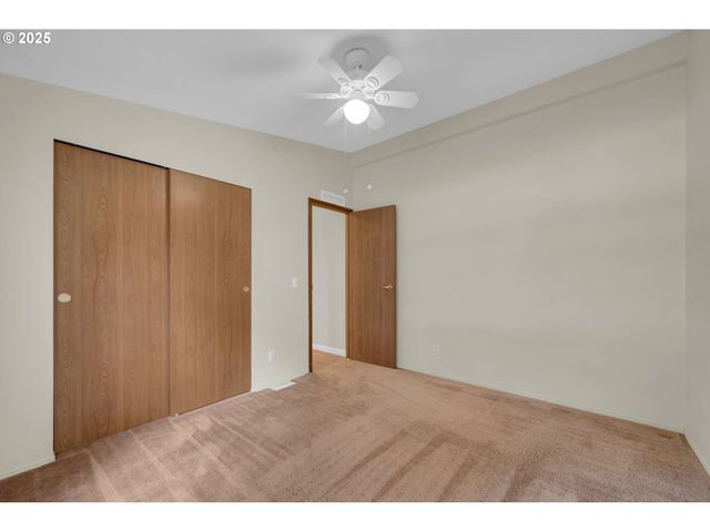 1244 CHURCHILL Dr, Oakland, OR 97462