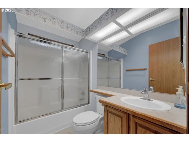 1244 CHURCHILL Dr, Oakland, OR 97462