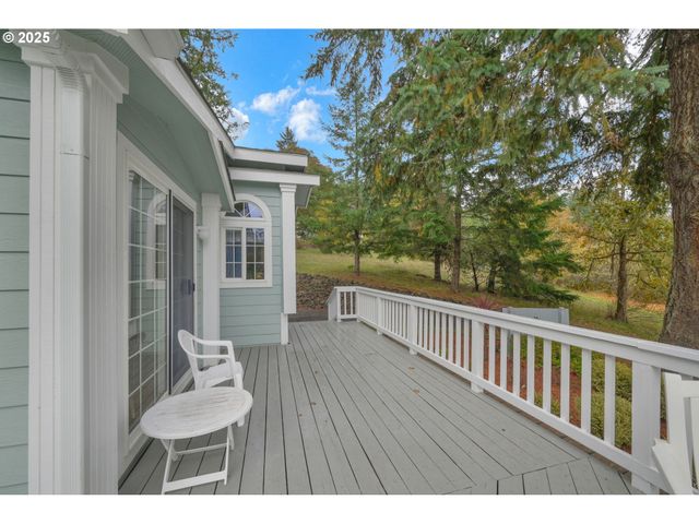 1244 CHURCHILL Dr, Oakland, OR 97462