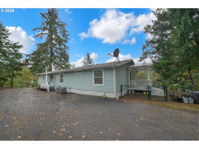 1244 CHURCHILL Dr, Oakland, OR 97462