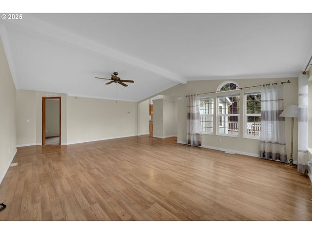 1244 CHURCHILL Dr, Oakland, OR 97462