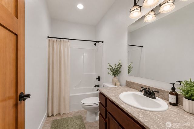 16 Plum Lane, Bellingham, WA 98229