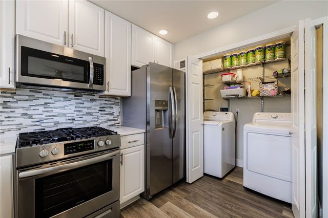 75 New Wickham Drive, Penfield, NY 14526