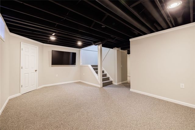 75 New Wickham Drive, Penfield, NY 14526