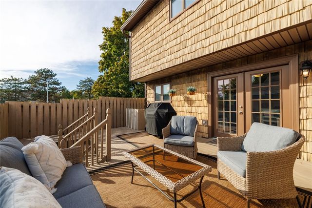 75 New Wickham Drive, Penfield, NY 14526