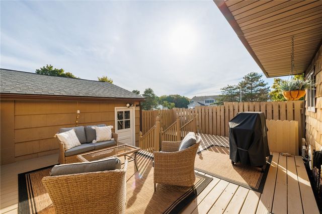 75 New Wickham Drive, Penfield, NY 14526