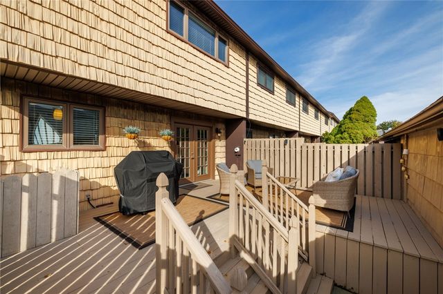 75 New Wickham Drive, Penfield, NY 14526