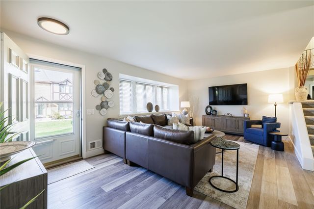 75 New Wickham Drive, Penfield, NY 14526