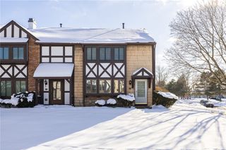 75 New Wickham Drive, Penfield, NY 14526