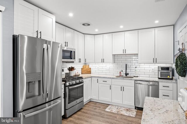 1301 LAKESIDE DR, Palmyra, NJ 08065