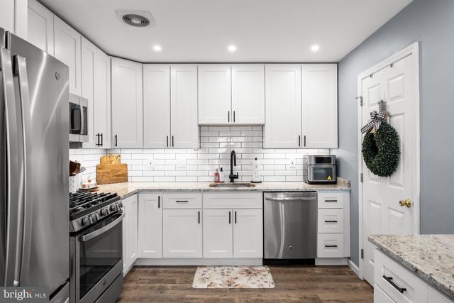 1301 LAKESIDE DR, Palmyra, NJ 08065