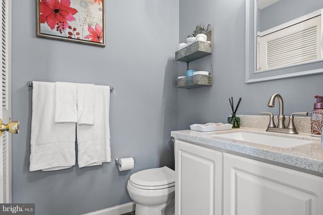 1301 LAKESIDE DR, Palmyra, NJ 08065