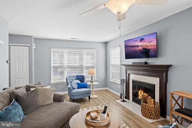 1301 LAKESIDE DR, Palmyra, NJ 08065