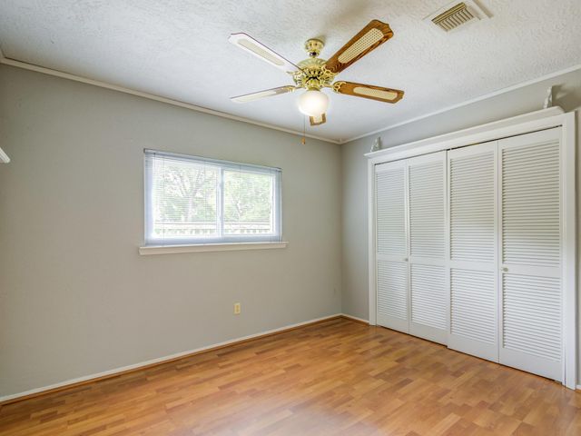 208 Old Oaks, League City, TX 77573