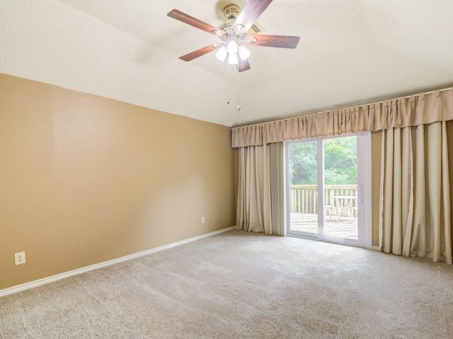 208 Old Oaks, League City, TX 77573