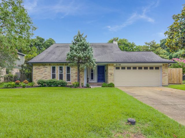 208 Old Oaks, League City, TX 77573