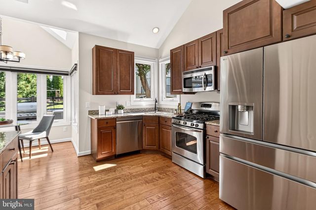 46550 CEDARHURST DR, Sterling, VA 20165
