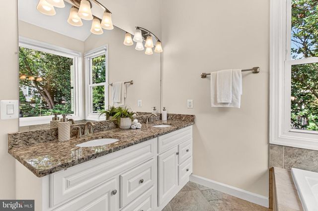 46550 CEDARHURST DR, Sterling, VA 20165