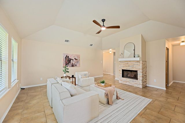 111 Stephen LN, Georgetown, TX 78626
