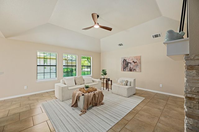111 Stephen LN, Georgetown, TX 78626