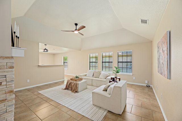 111 Stephen LN, Georgetown, TX 78626