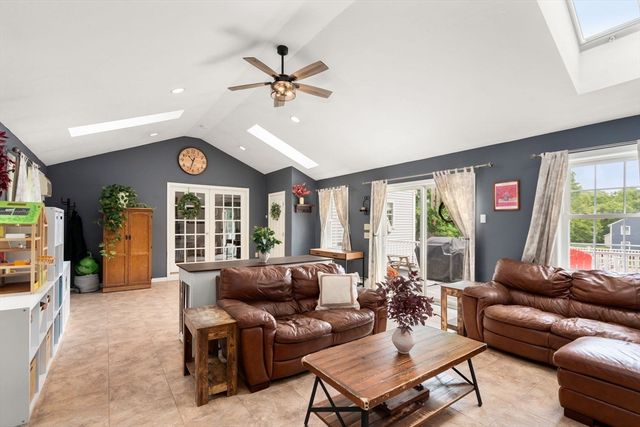 108 Town Farm Rd, Westminster, MA 01473