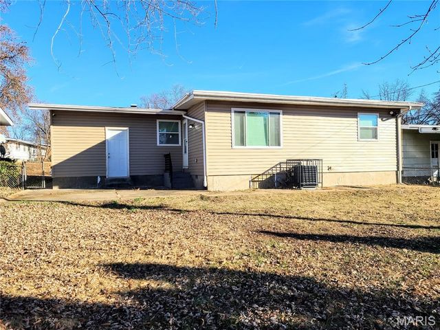 9017 Clarion Drive, St Louis, MO 63136