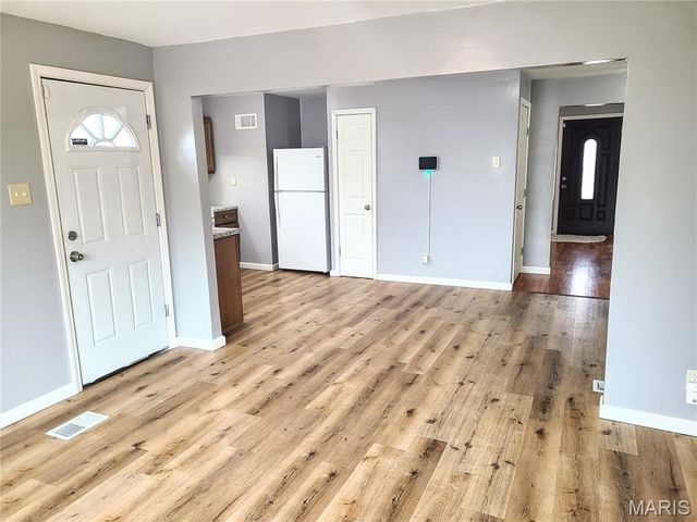 9017 Clarion Drive, St Louis, MO 63136