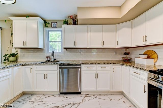 553 ROLLING HILLS Rd, Bridgewater Twp., NJ 08807
