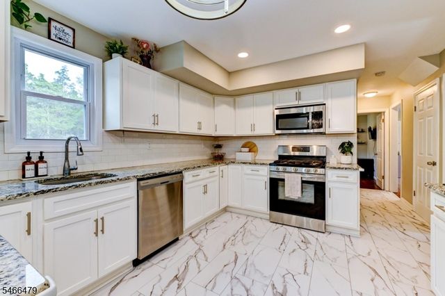 553 ROLLING HILLS Rd, Bridgewater Twp., NJ 08807