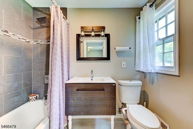 553 ROLLING HILLS Rd, Bridgewater Twp., NJ 08807
