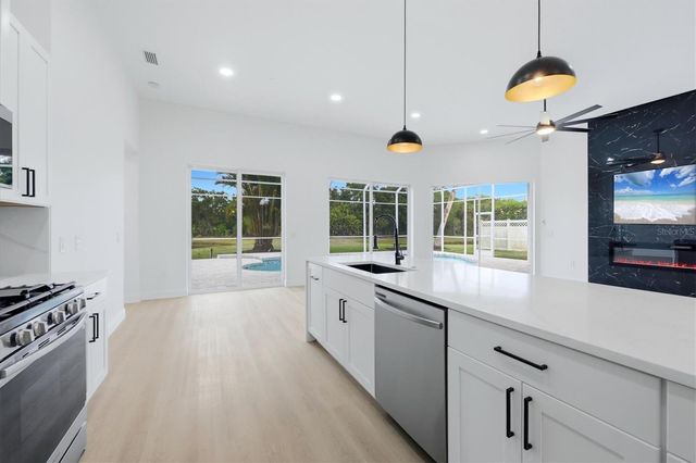 8115 PLANTERS KNOLL TERRACE, Bradenton, FL 34201