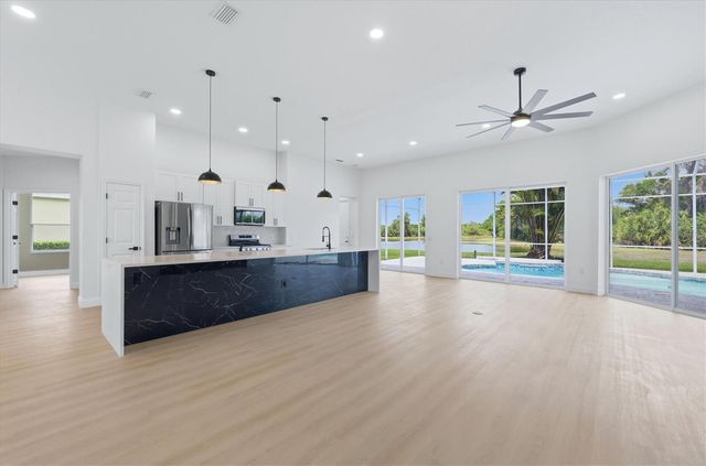 8115 PLANTERS KNOLL TERRACE, Bradenton, FL 34201