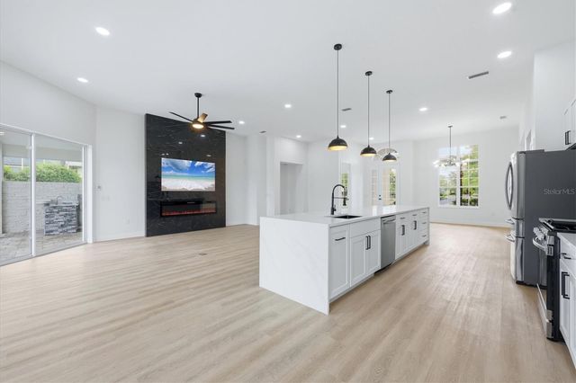 8115 PLANTERS KNOLL TERRACE, Bradenton, FL 34201