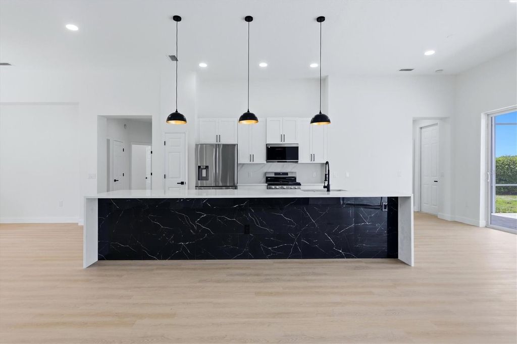 8115 PLANTERS KNOLL TERRACE