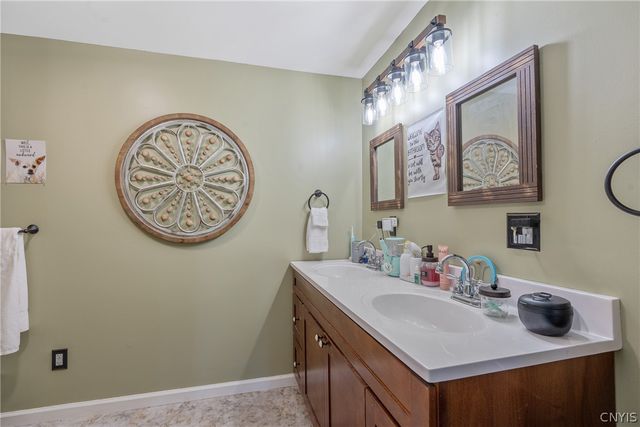 5657 Stevens Drive, Cicero, NY 13039