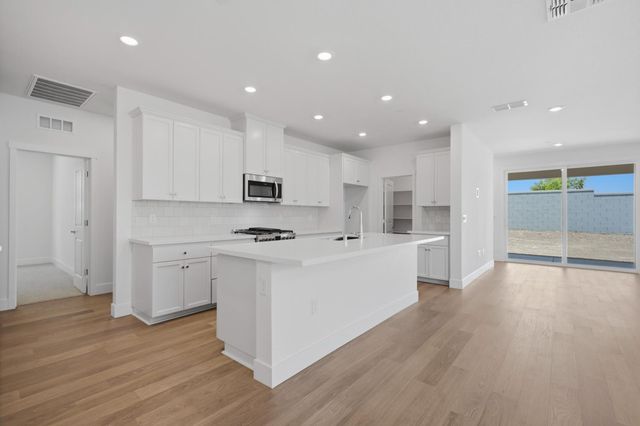 1425 Marmo Cir, Roseville, CA 95747