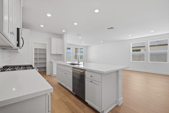 1425 Marmo Cir, Roseville, CA 95747
