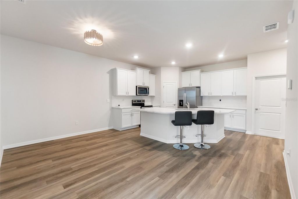 Image 16 of property listing at 18145 CROPSIDE TRAIL, Bradenton, FL 34211