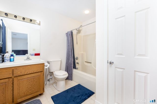 46 Macintosh Lane 46, Glastonbury, CT 06033