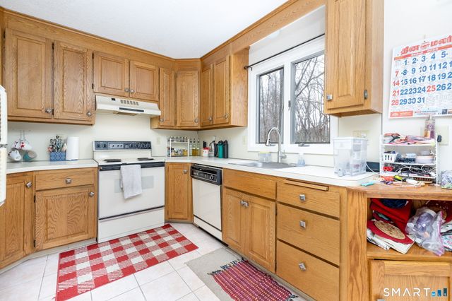 46 Macintosh Lane 46, Glastonbury, CT 06033