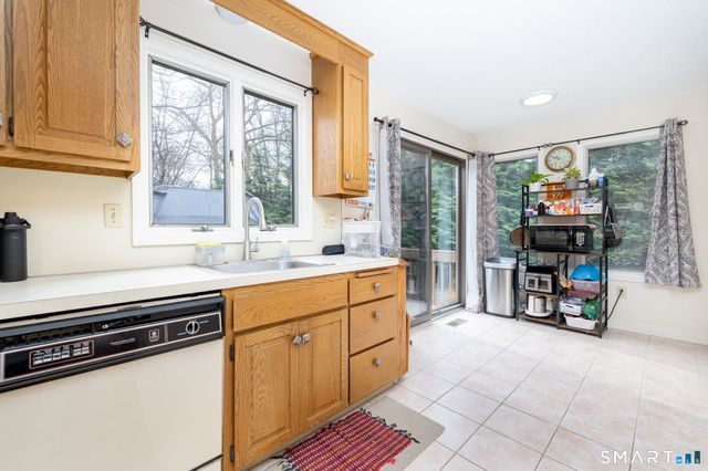 46 Macintosh Lane 46, Glastonbury, CT 06033