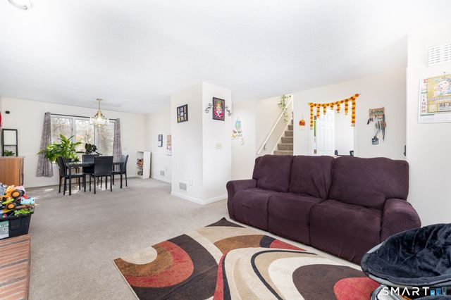 46 Macintosh Lane 46, Glastonbury, CT 06033